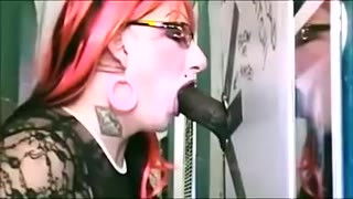 CROSSDRESSER GLORYHOLE WITH BBC