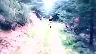 Travesti Exhibe Dans Les Bois