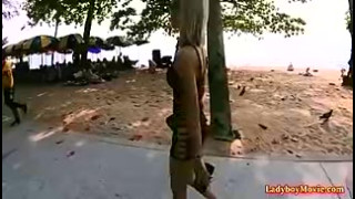 Walking Down The Beach And Ass Toying With Ladyboy Itim