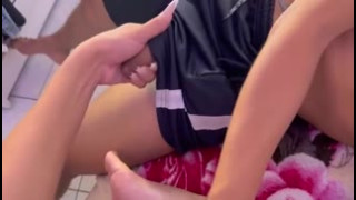 O Jogador Da Minha Escola Veio Tirar A Minha Virgindade Com O Pauzao Dele! Mostrou Como Deixava Um Cuzinho Bem Aberto 5 Min